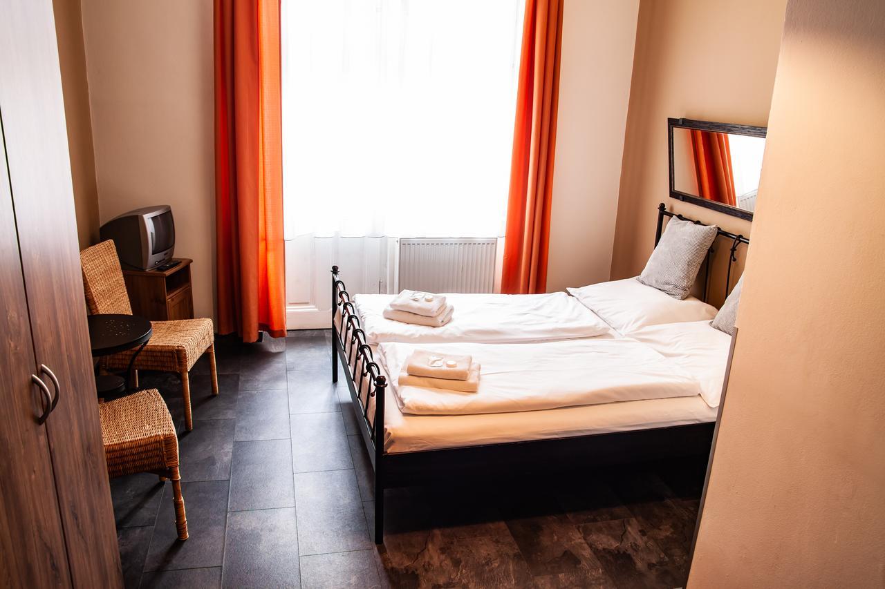 Hotel Sunflower Prague Extérieur photo