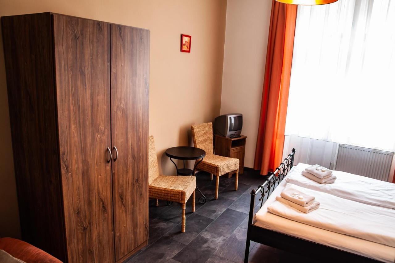 Hotel Sunflower Prague Extérieur photo