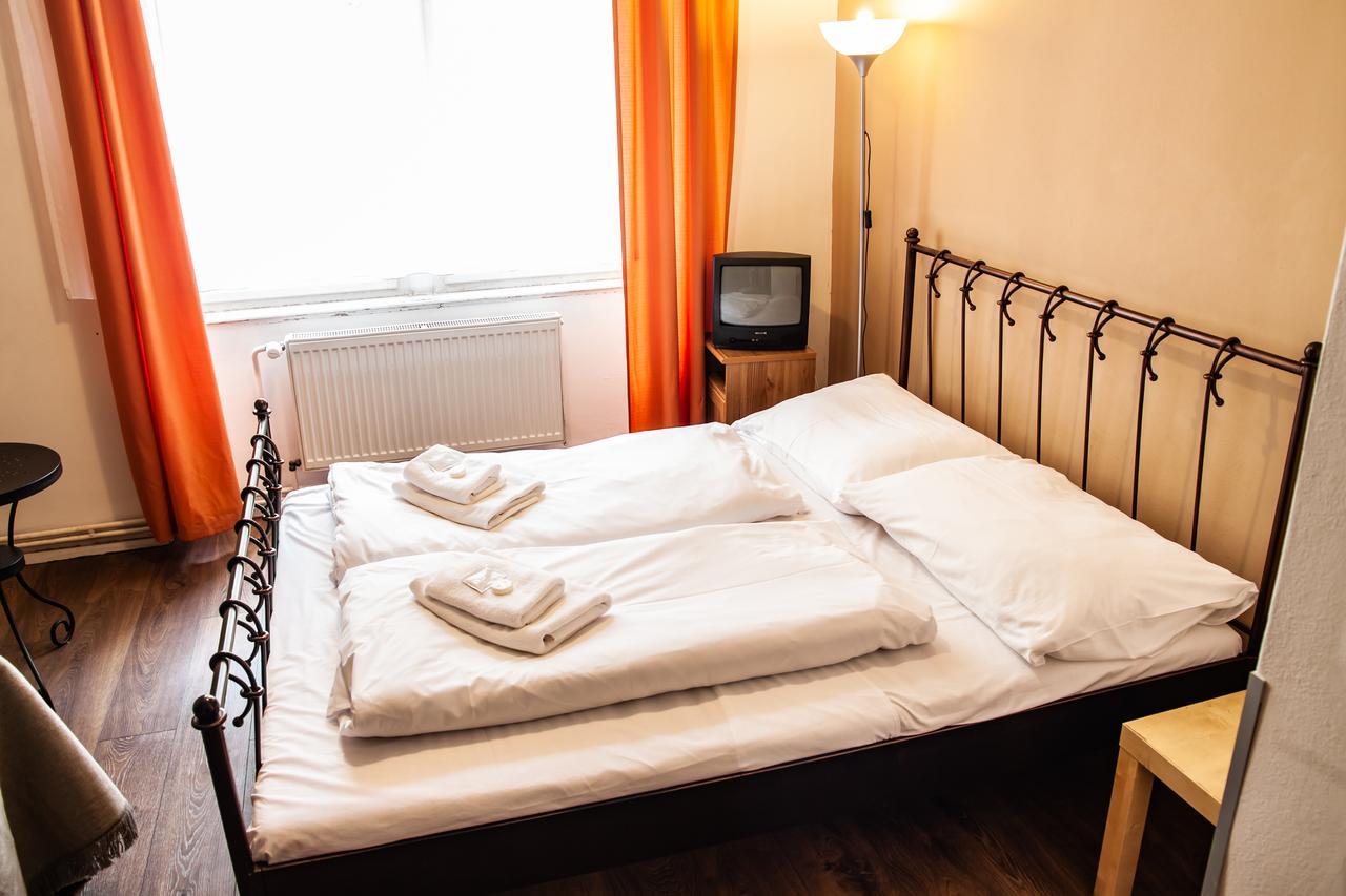 Hotel Sunflower Prague Extérieur photo