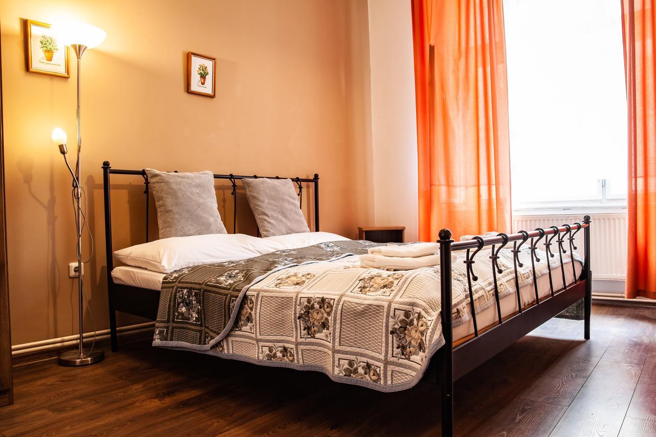 Hotel Sunflower Prague Extérieur photo