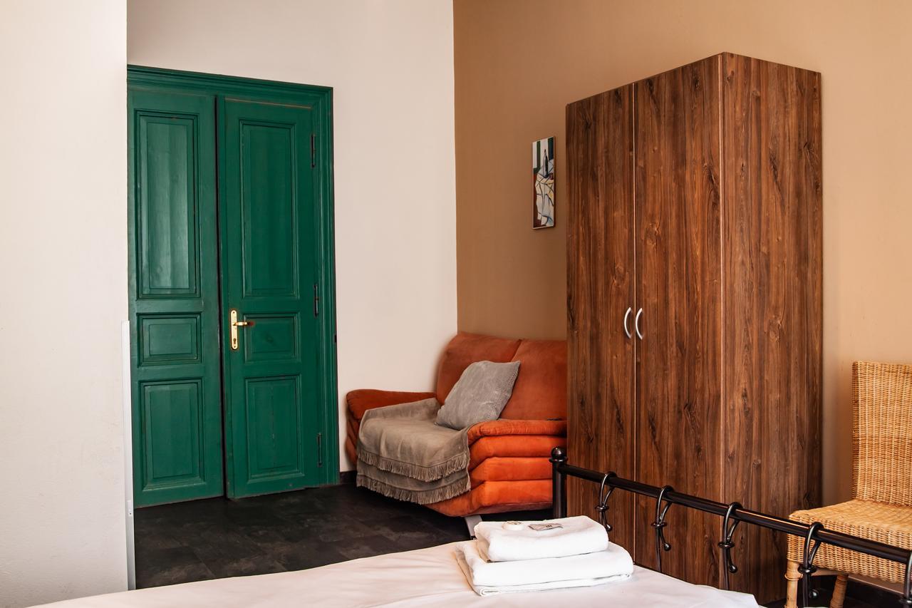 Hotel Sunflower Prague Extérieur photo
